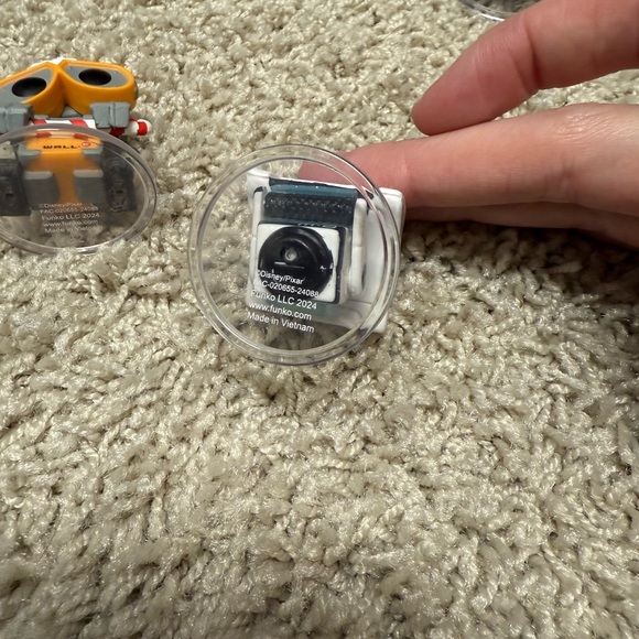 Mini Wall-E funko Pops - Picture 3 of 3